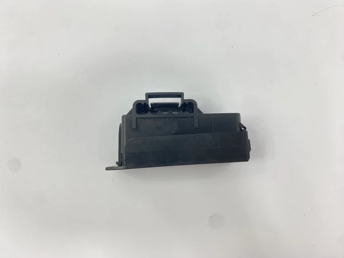 Liitäntäkotelo lambda-anturille Mercedes W124 image 6