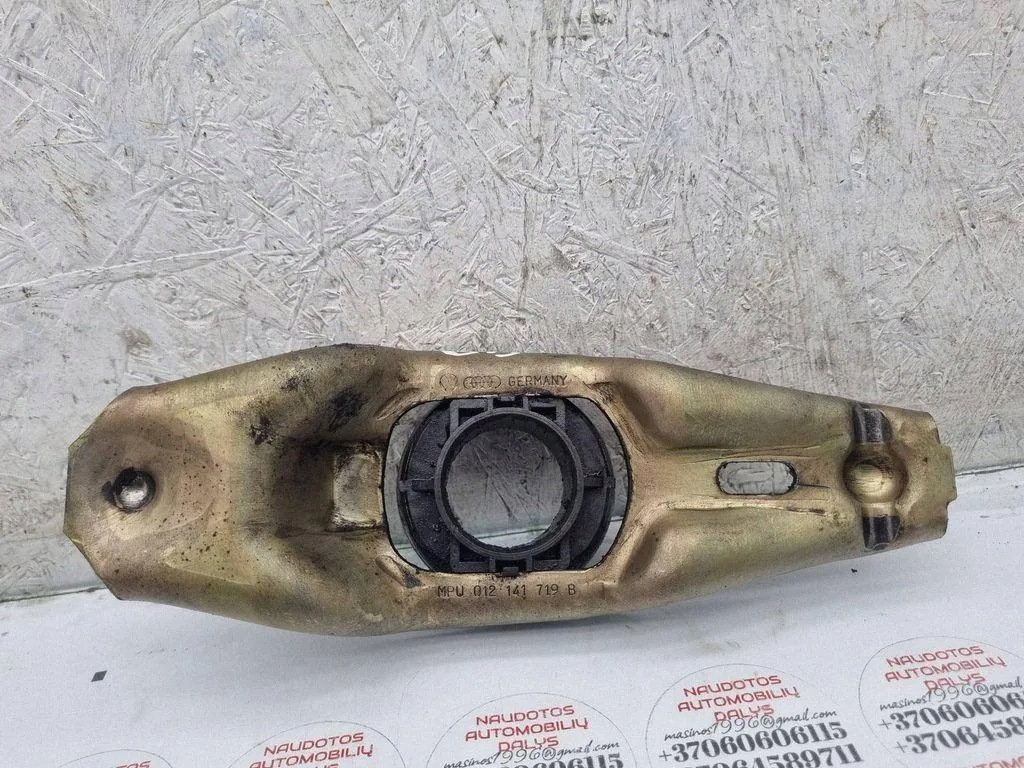 Vorkgabel Koppeling VW Passat B5 1.9 TDI 012141719B image 2