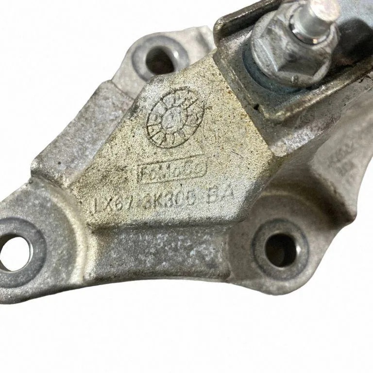 Achswellenlager-Halter SEAT LX673K305BA 1.5 Benzin 127kW 2022 image 4