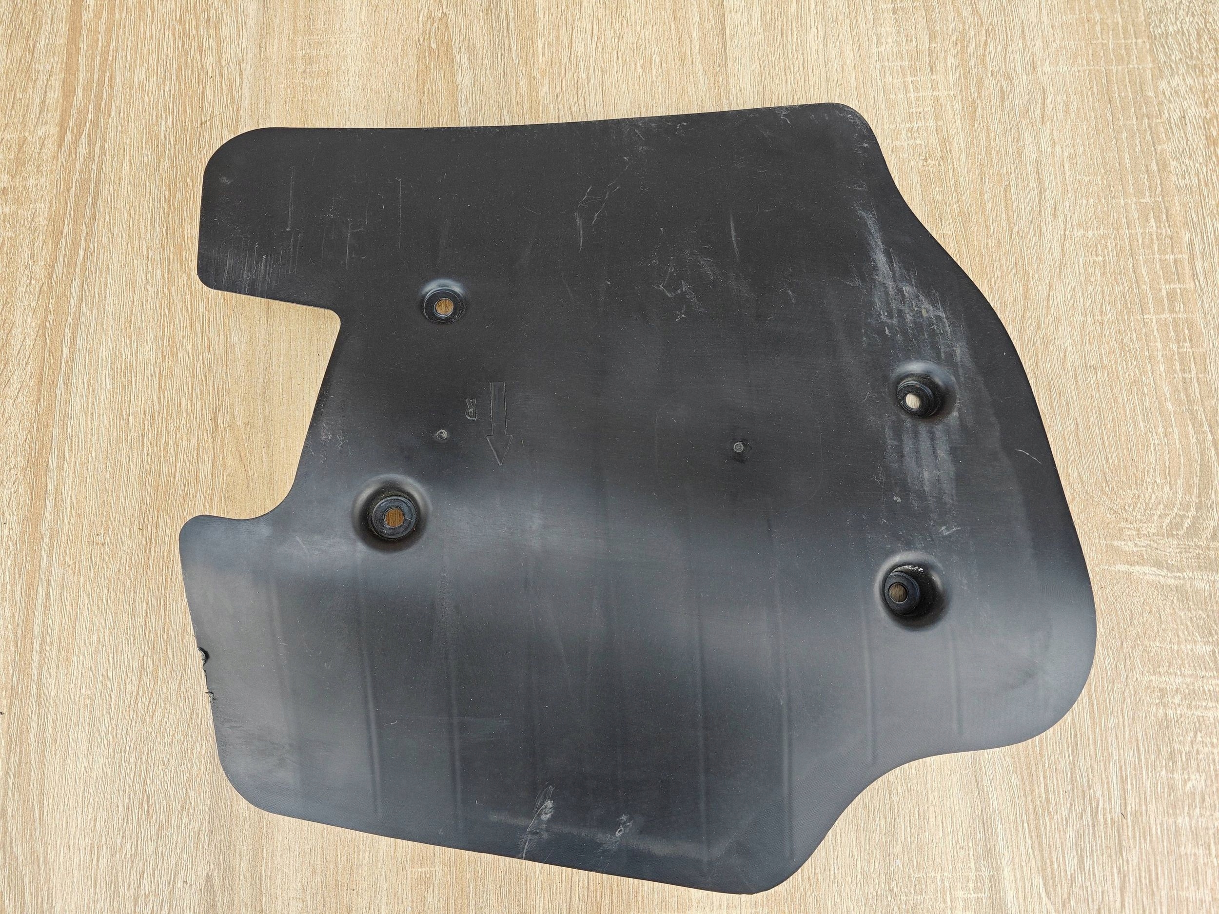 Cache bras de suspension arrière droit BMW G30 image 2