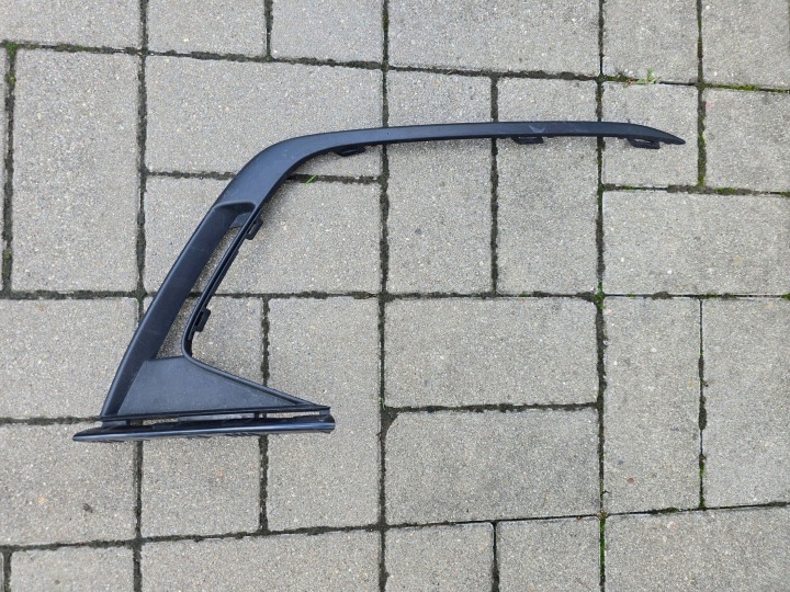 Audi A3 8Y S-Line 20-24 etupuskurin lista vasen 8Y0807533A