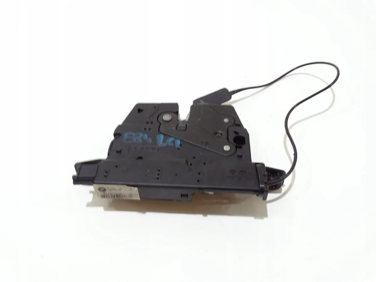 BMW Trunk Latch 9127811 Used