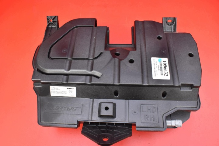 Bose-subwooferi NA1P6696X Mazda MX-5 IV ND LIFT 18-24