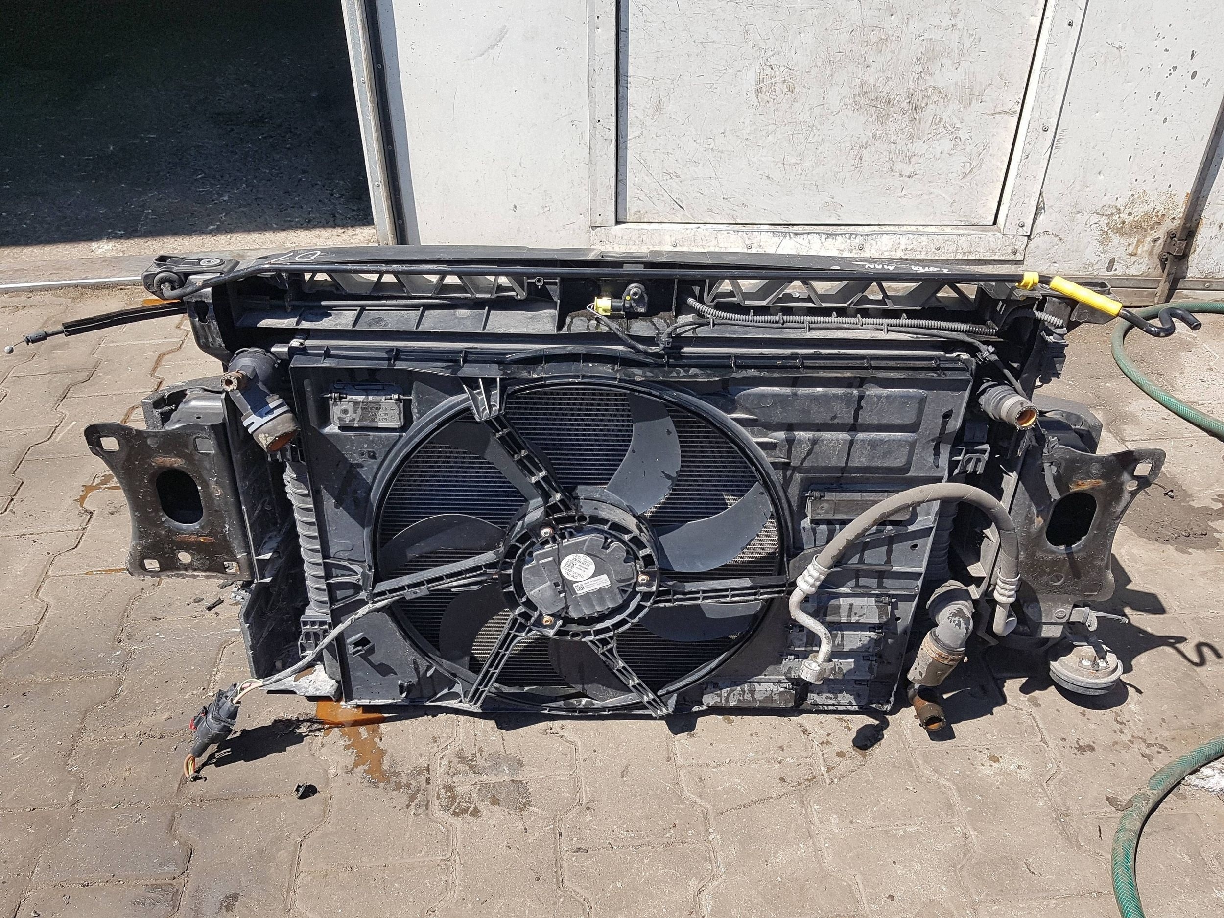 SEAT LEON 3 III 5F 12-16 2.0 TDI etujäähdyttimen tuuletin image 3