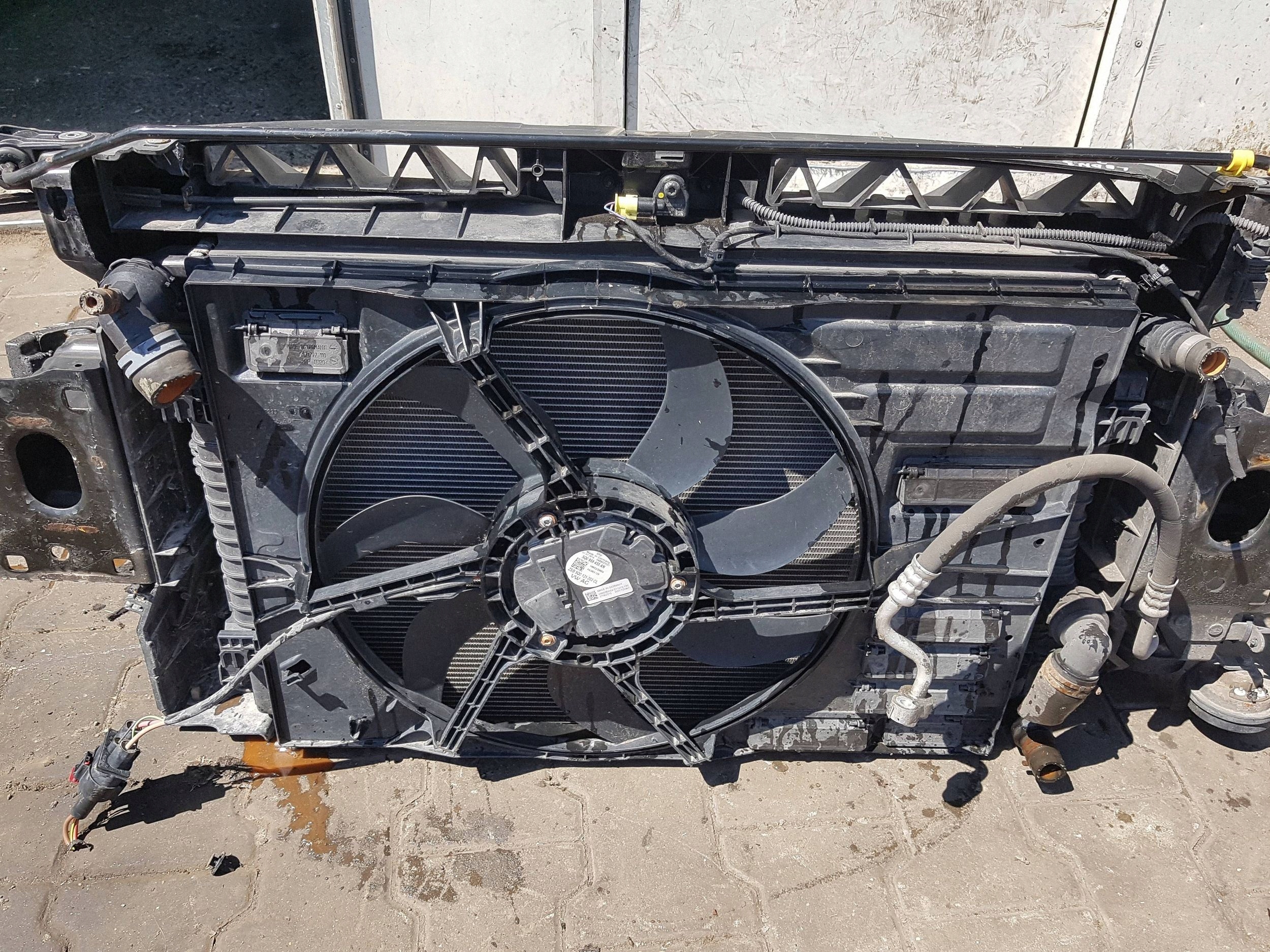 SEAT LEON 3 III 5F 12-16 2.0 TDI etujäähdyttimen tuuletin image 4