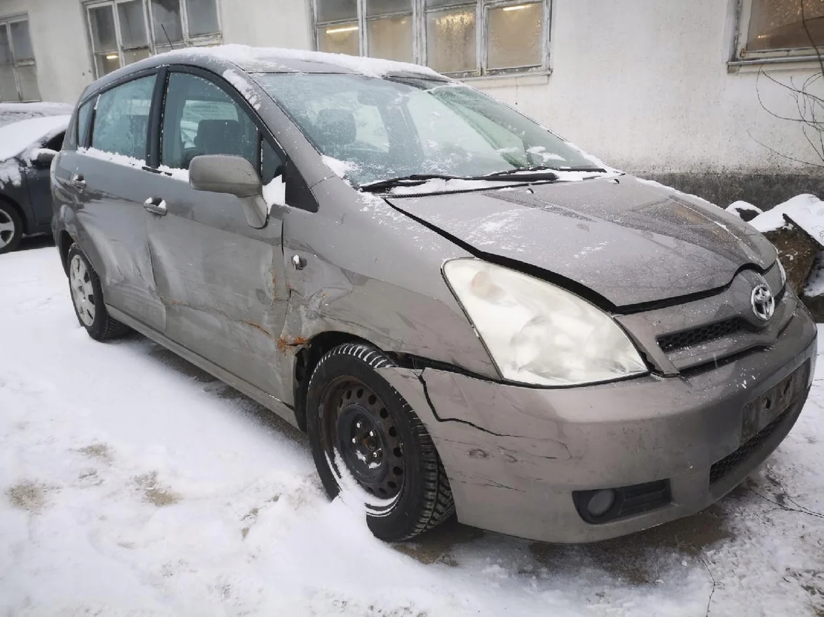 Toyota Corolla Verso Coxins Motor/Câmbio Usados image 4