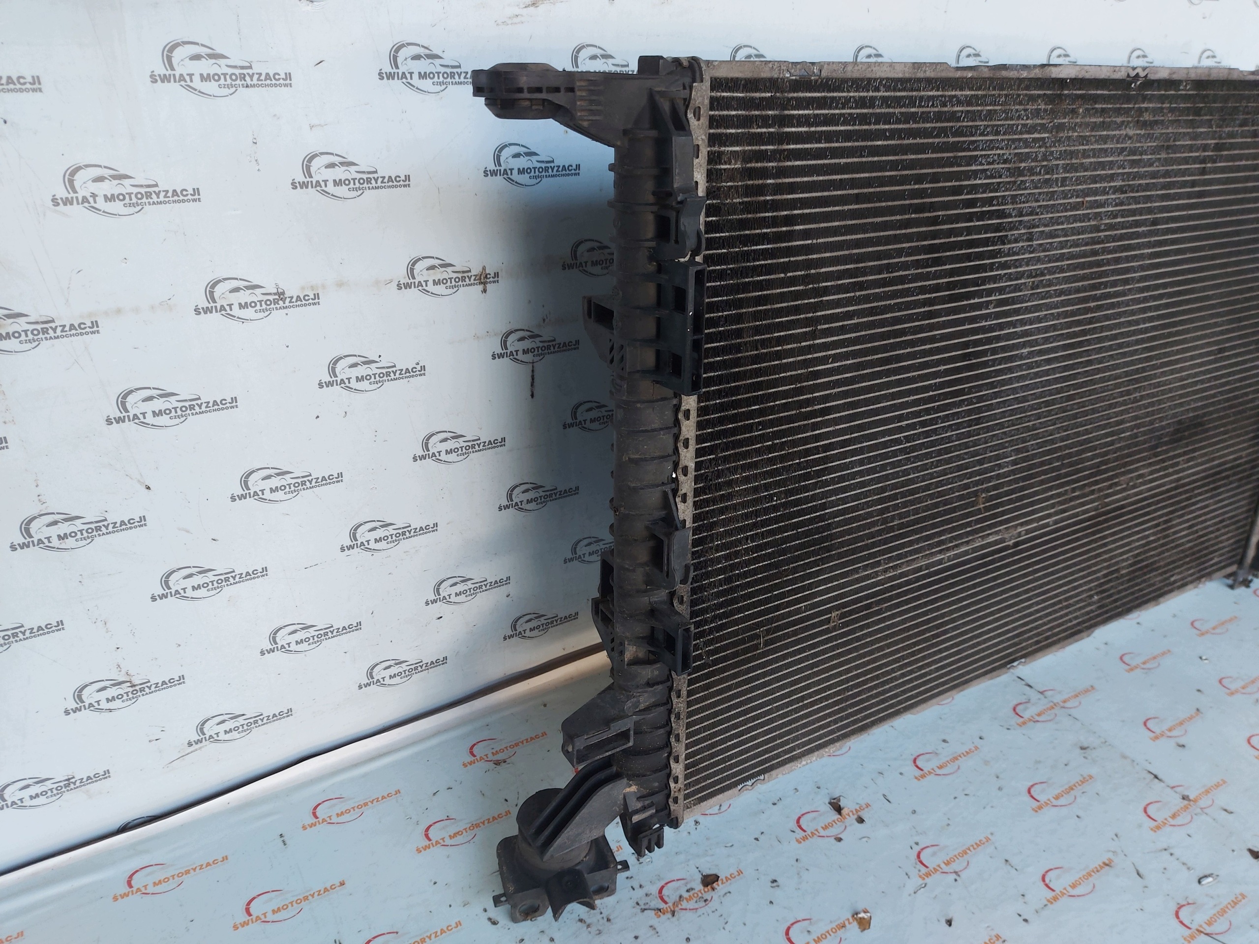 Audi OE 8K0121251L Wasser-Kühler