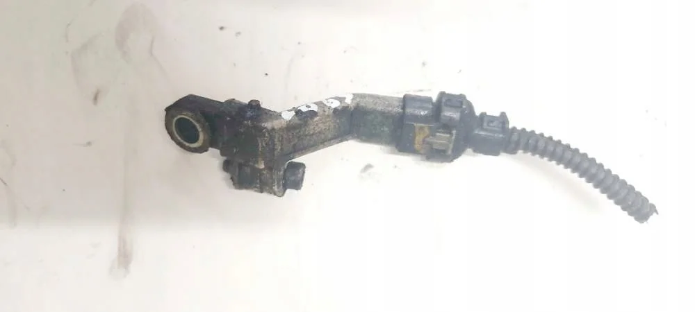 Audi A1 Crankshaft Position Sensor 04L906433E image 3