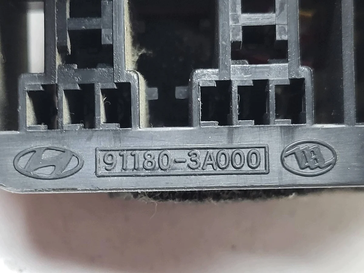 Fuse Box Module Hyundai Tucson 91180-3A000 image 6