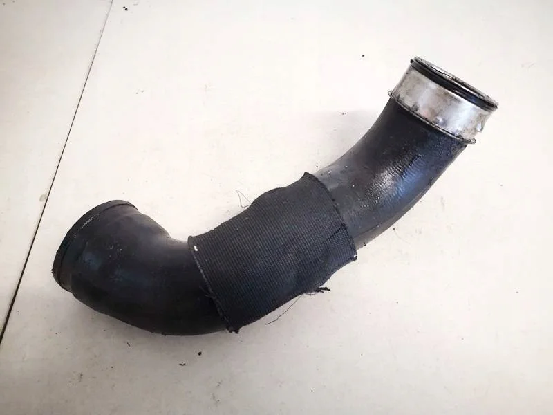 Mercedes-Benz A2115200401 Tubo Intercooler Usato