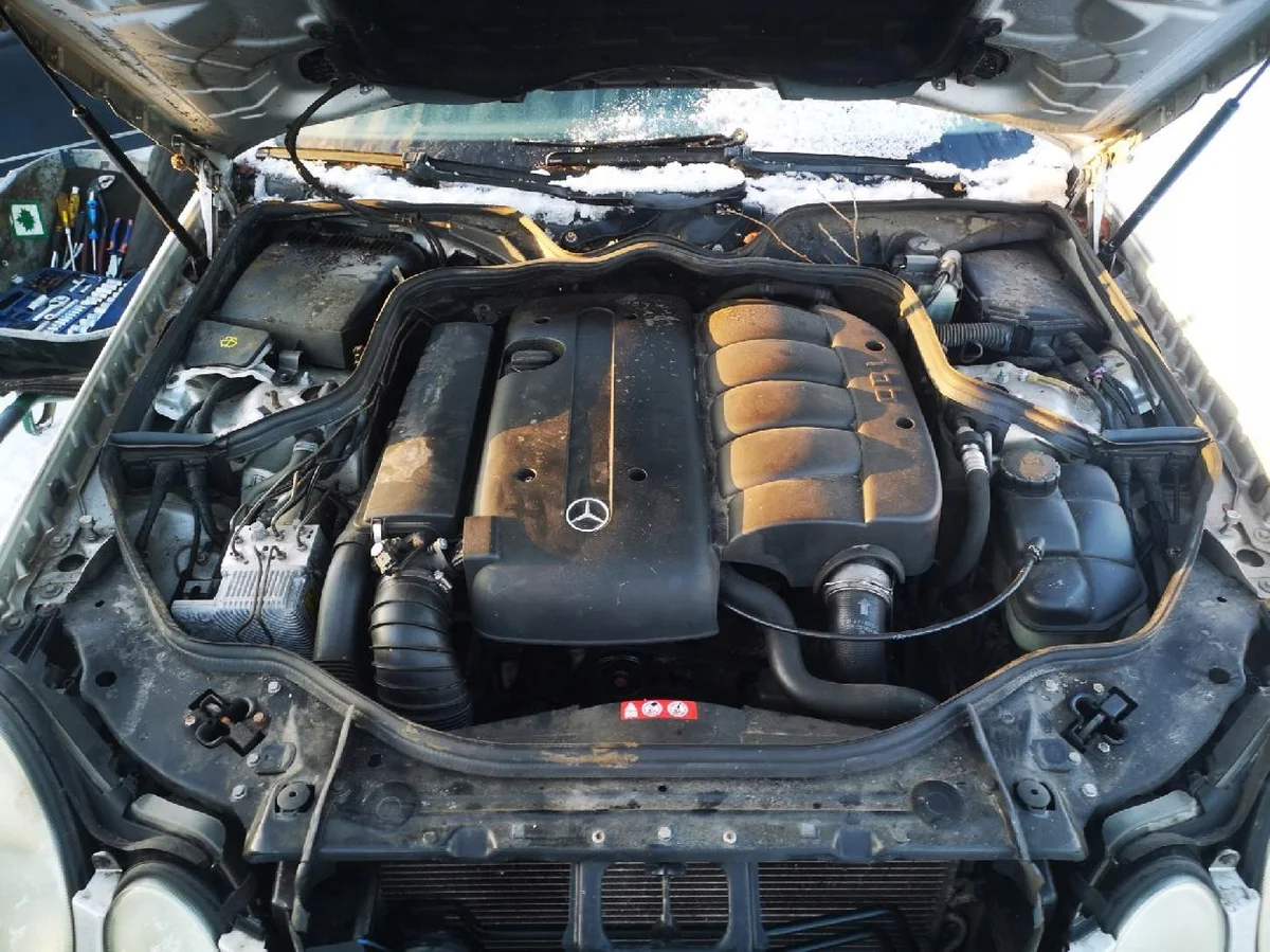 Mercedes A2115200401 Intercooler Rör Begagnad image 7