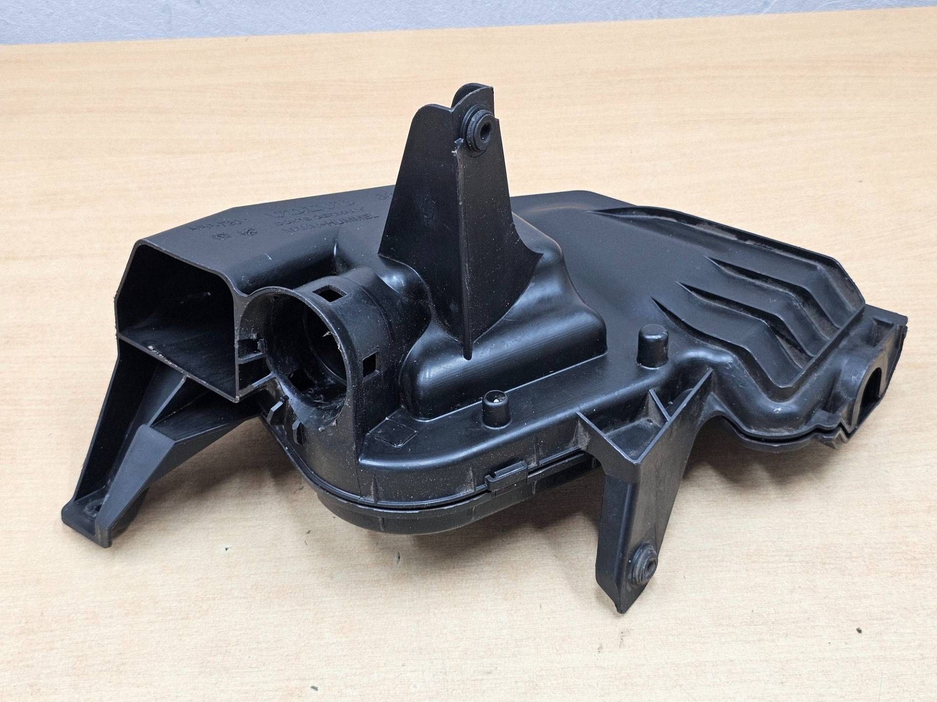 Engine Computer Housing Volvo V50 S40 C30 C70 2.4 D5 30741486