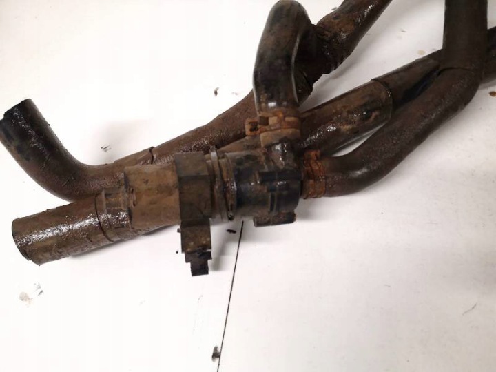 Waterleiding hoofdleiding VW T4 2.5 TDI 074121086P