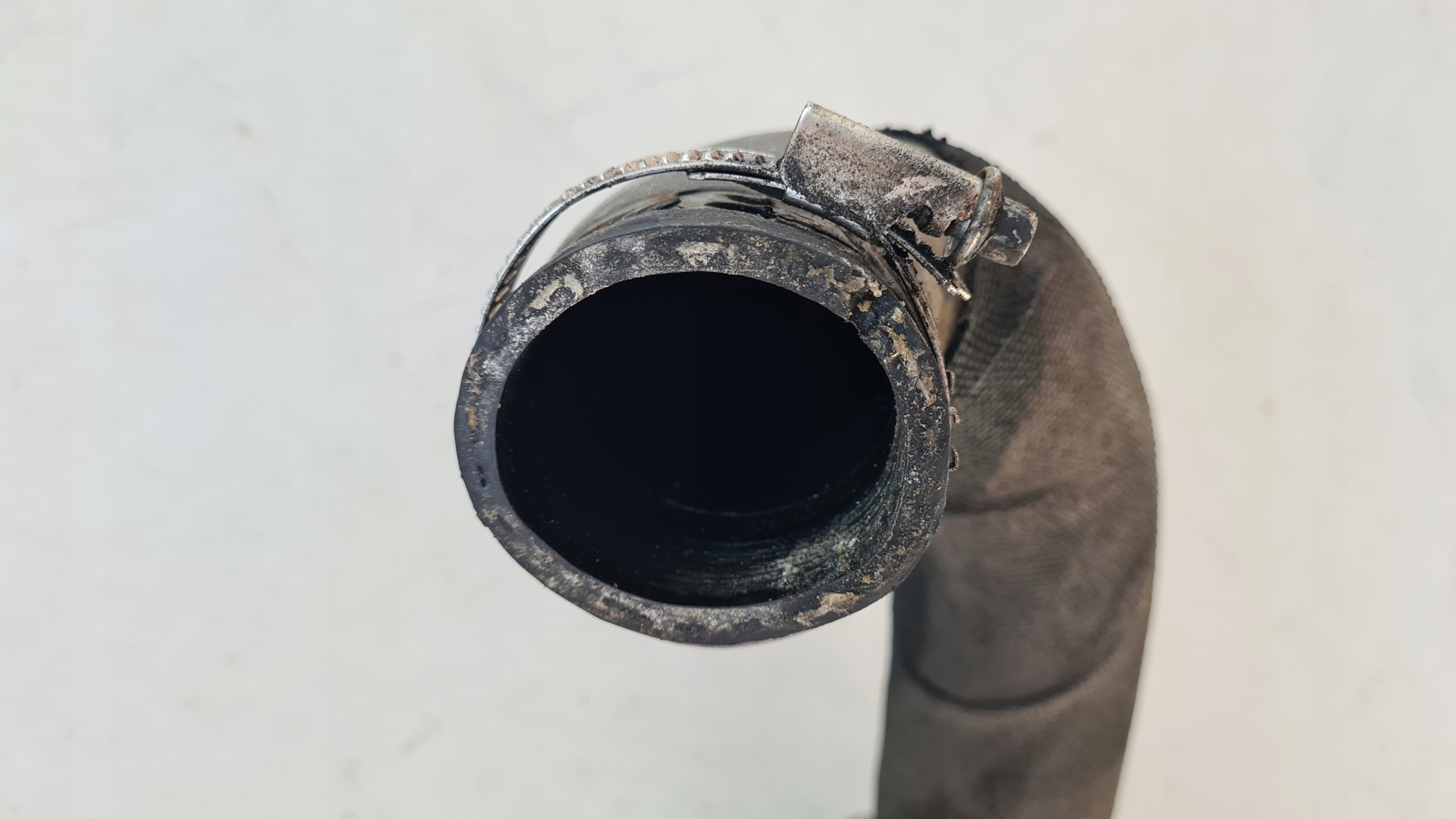 Audi A5 Sportback F5A 2017 Intercooler Hose Right 8W0145738F image 4