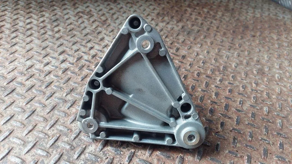 A/C Compressor Mounting Bracket BUICK ENCORE Off-road 55577637