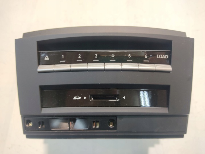 MERCEDES S-KLASS W221 LIFT RADIO VÄXLARE COMAND SD BE9031 2219002601