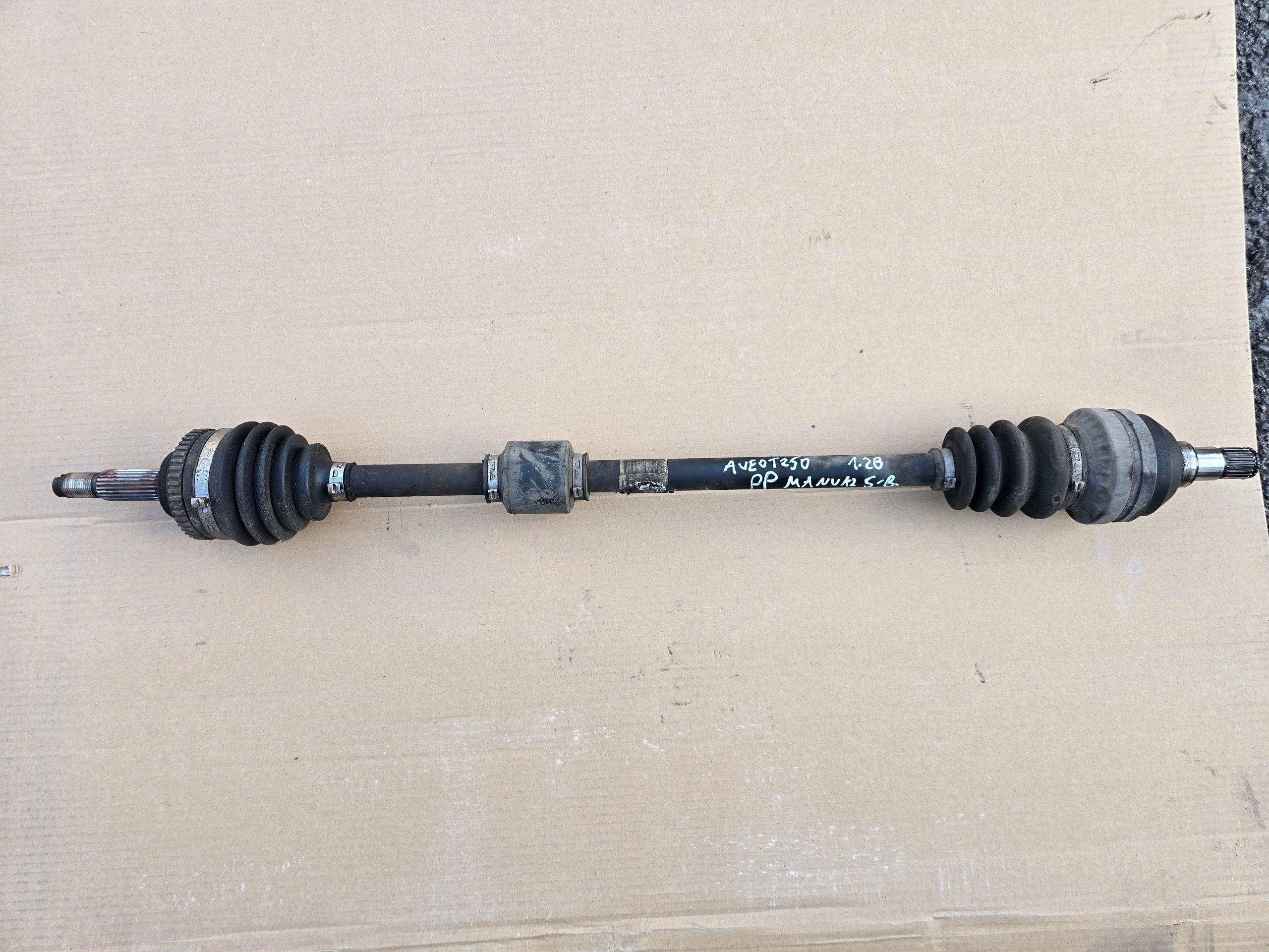 Etupyörän akseli oikea Chevrolet Aveo T250 1.2B 07-11 manuaali 5-vaihde