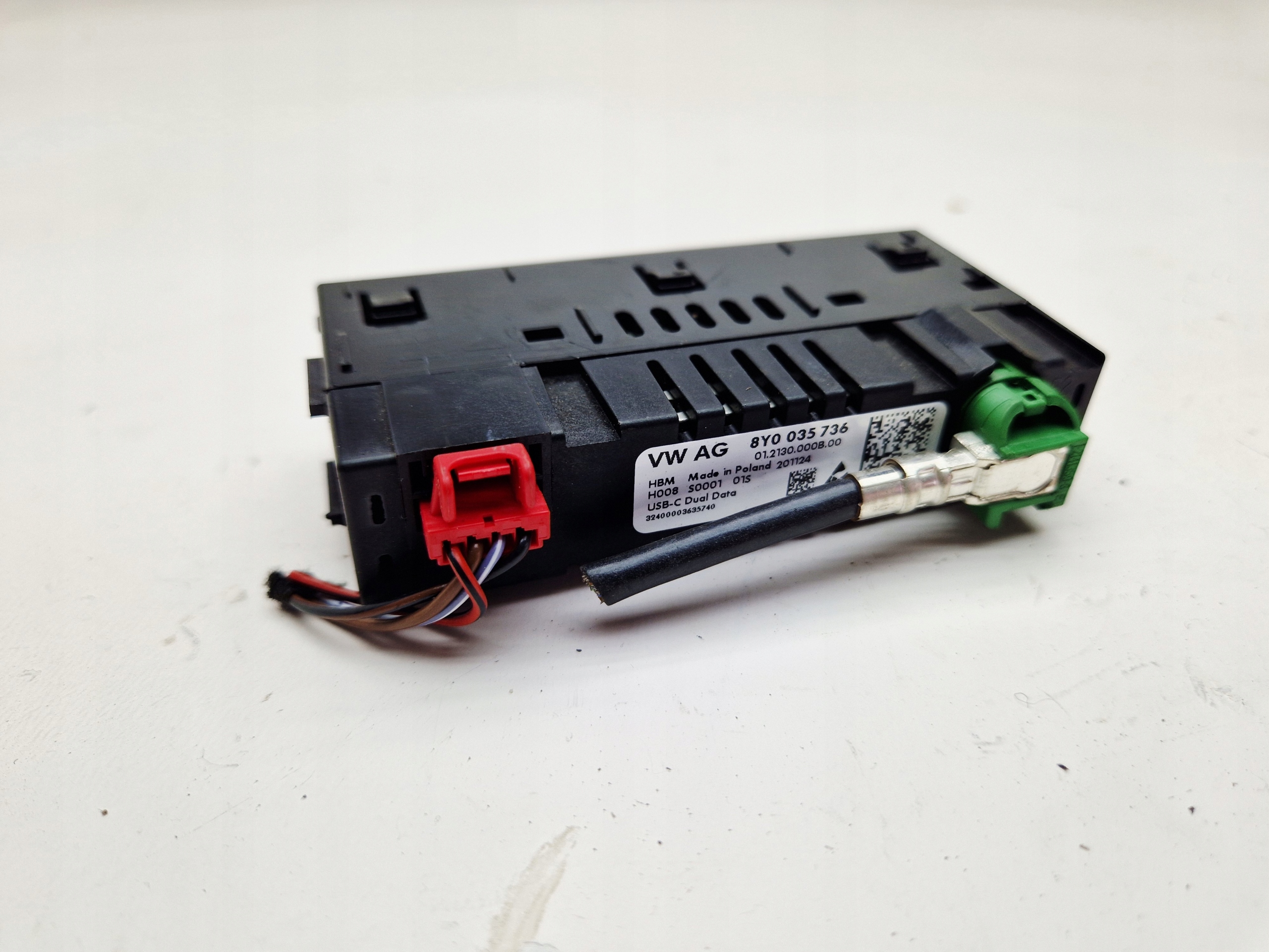 AUDI A3 8Y LIFT 1.5 TSI 2025 R USB-C DUAL LADEANSCHLUSS 8Y0035736 image 3