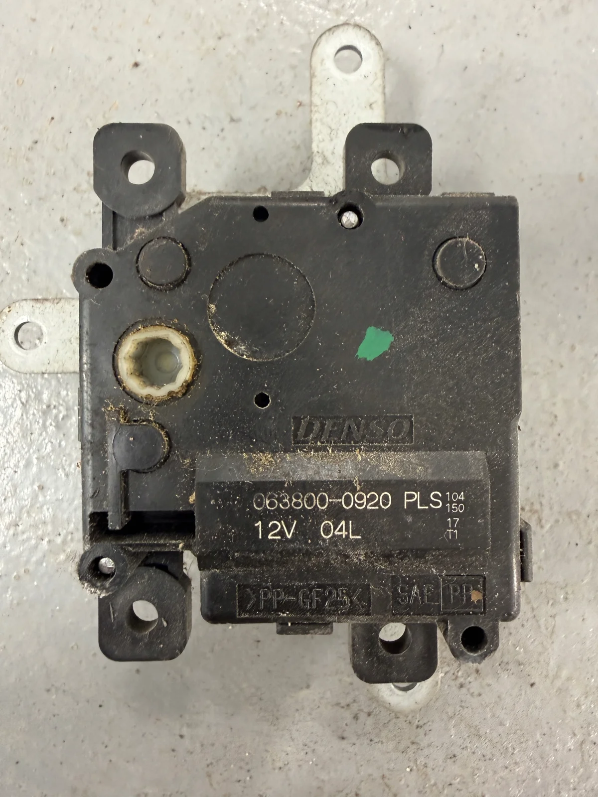 Moteur volet ventilation Toyota Avensis T27 09-18