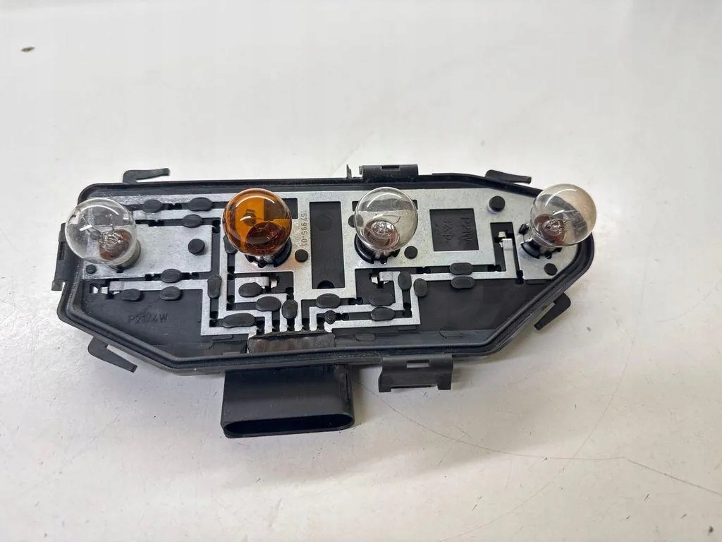 Takavalon liitin VW Transporter T5 7H5945257A image 2