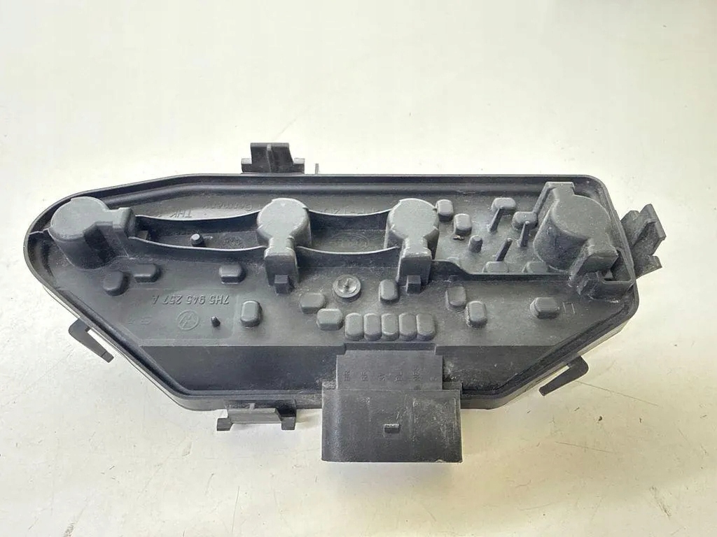 Takavalon liitin VW Transporter T5 7H5945257A image 4