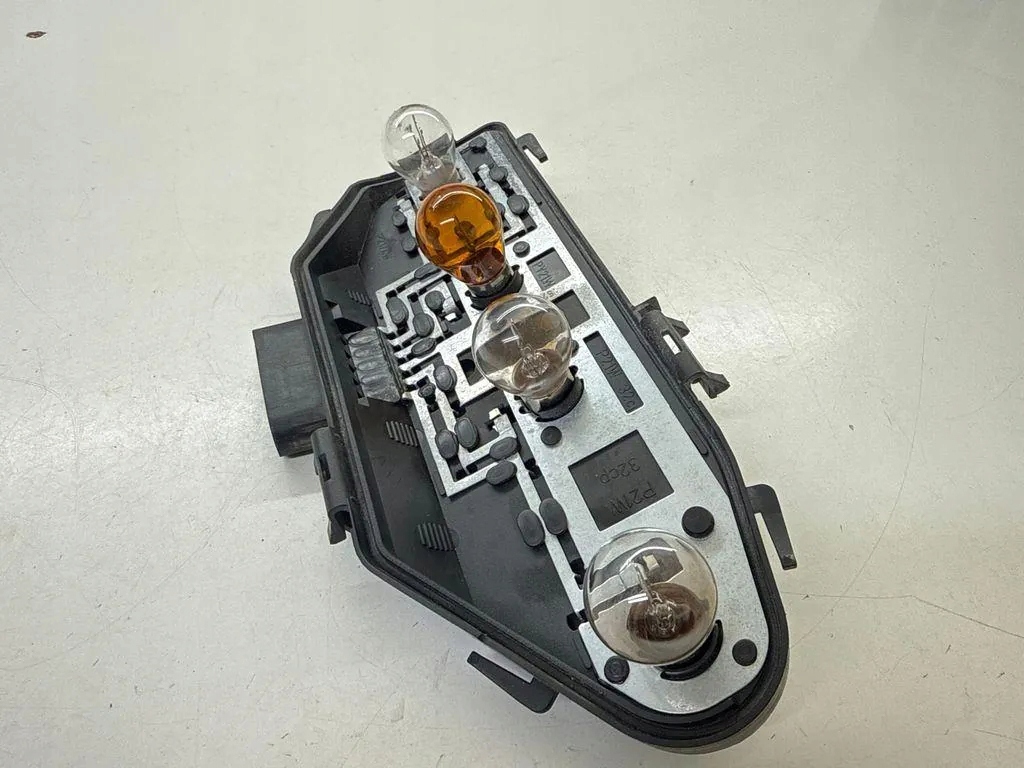 Takavalon liitin VW Transporter T5 7H5945257A image 8