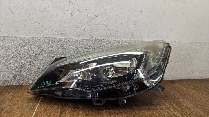 Opel Astra J 1EG010011 Etu vasen ajovalo