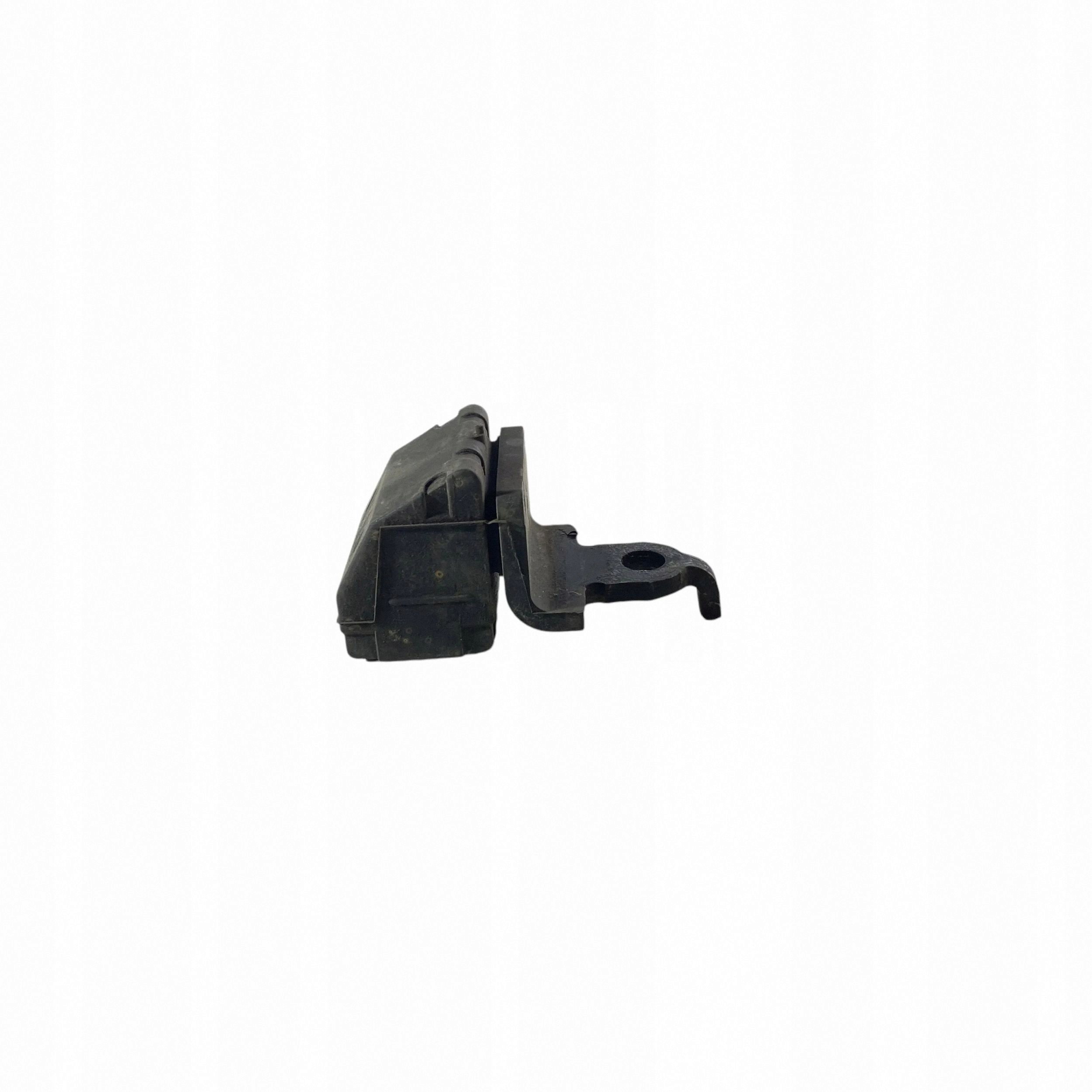 Mazda CX-3 2019 Front Right Stabilizer Mount OEM D10E34970A