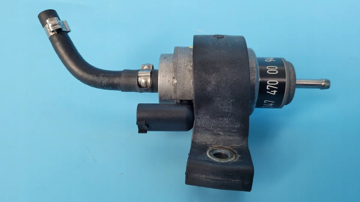 Polttoainepumppu Webasto A2474700094 Mercedes W177 image 3