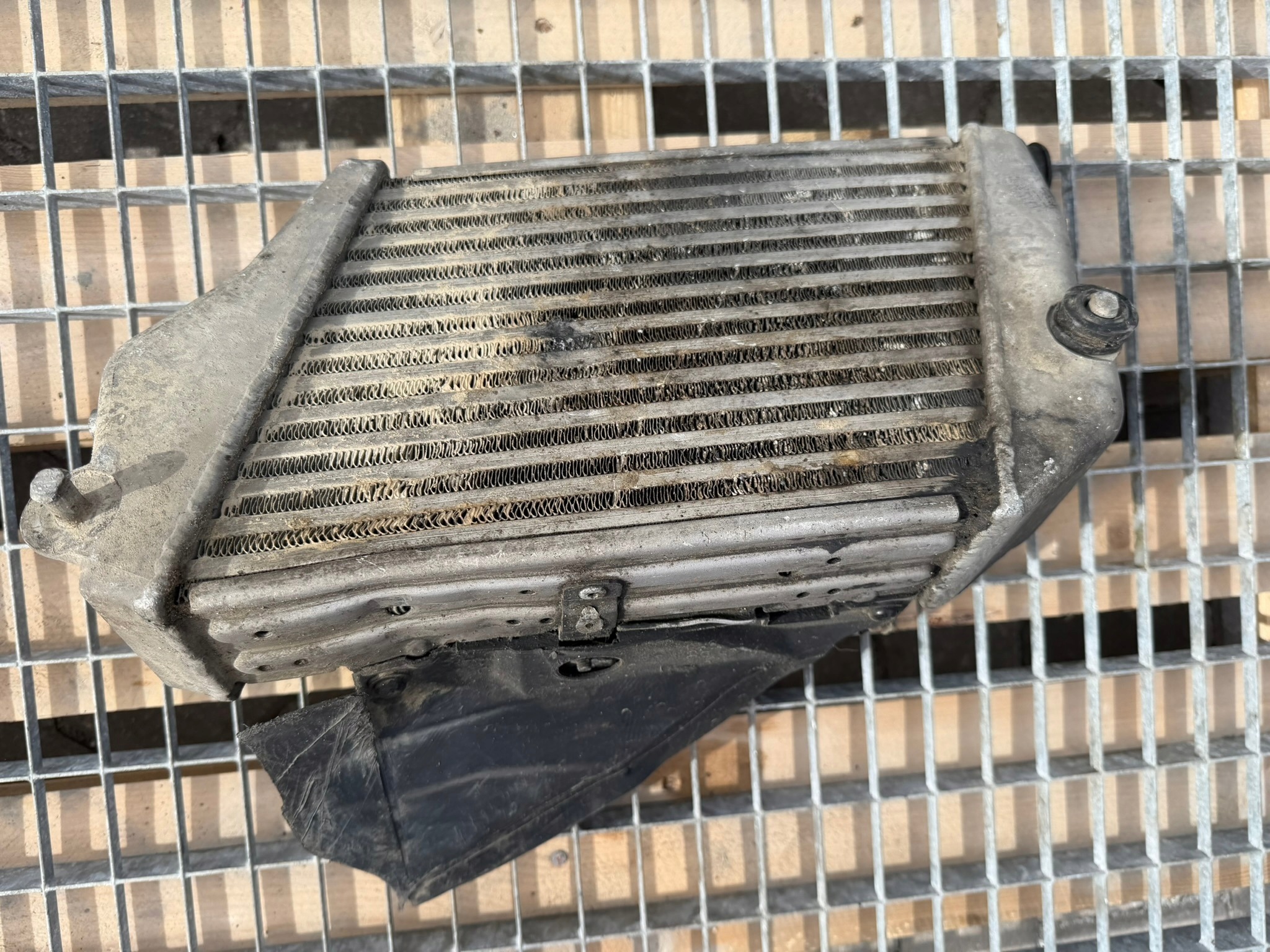 Kühler Intercooler rechts Audi 4E0145806A image 4