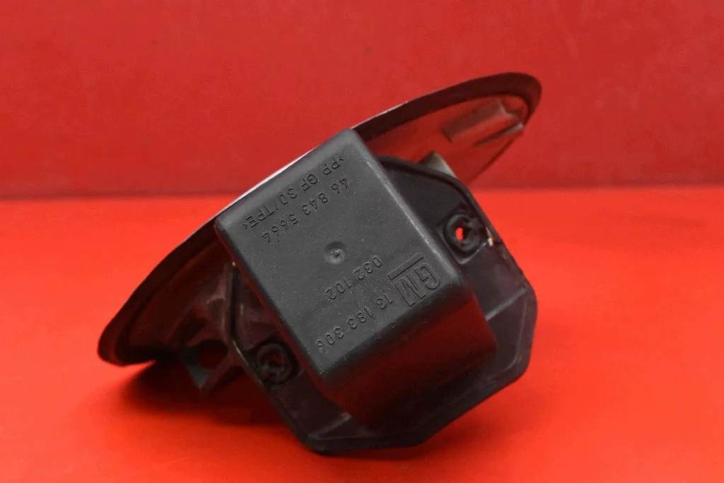 Polttoaineluukun kansi Opel Corsa E image 3