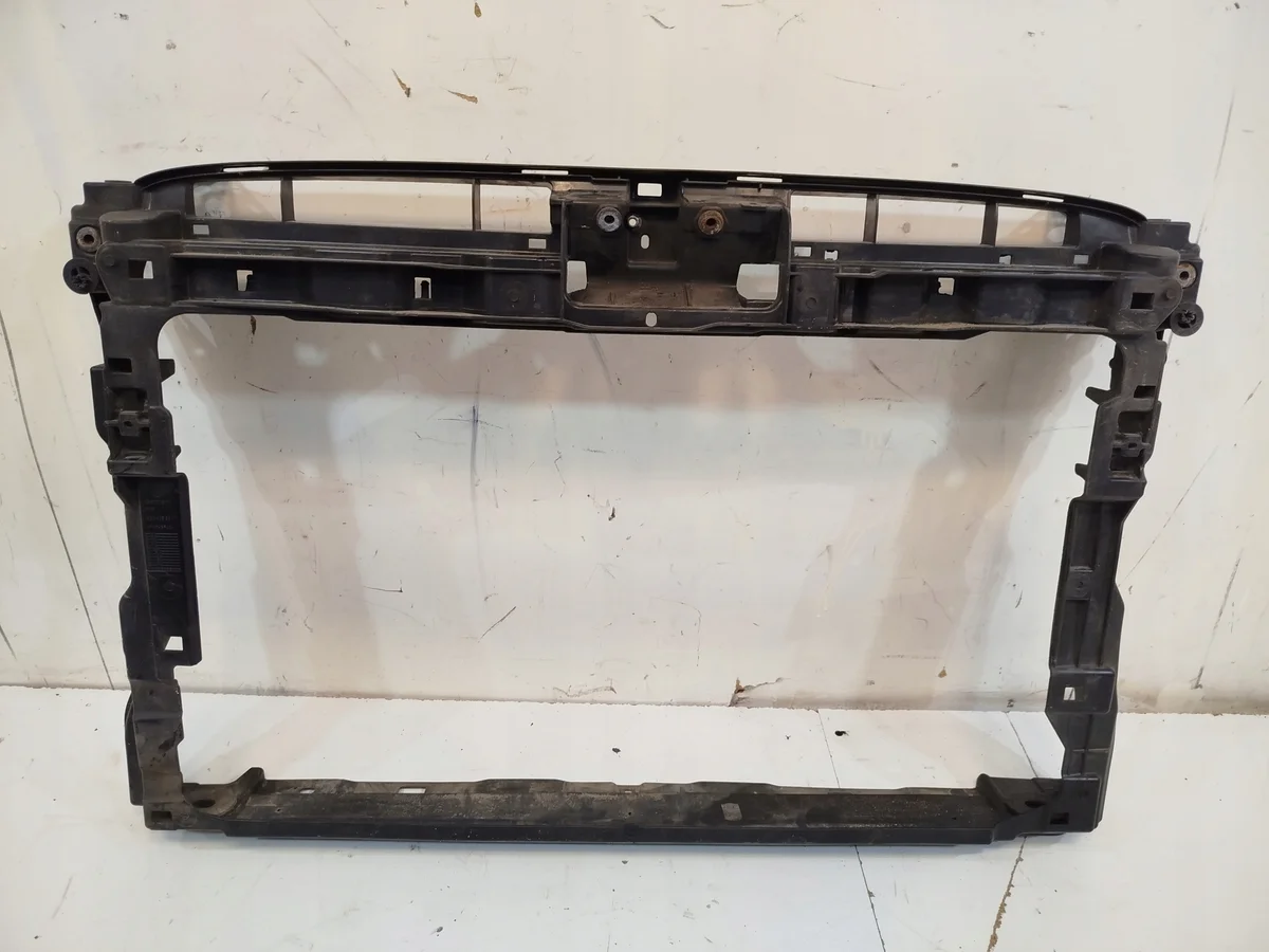VW Passat B8 Front Reinforcement Bar 3G0805588N
