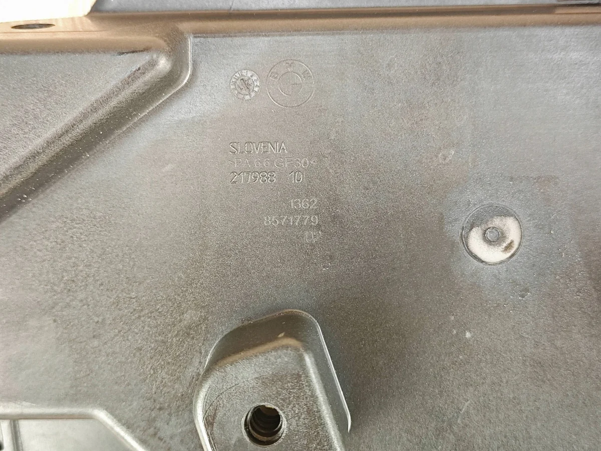 BMW 5 G30 G31 LCI G02 sensor bracket image 3