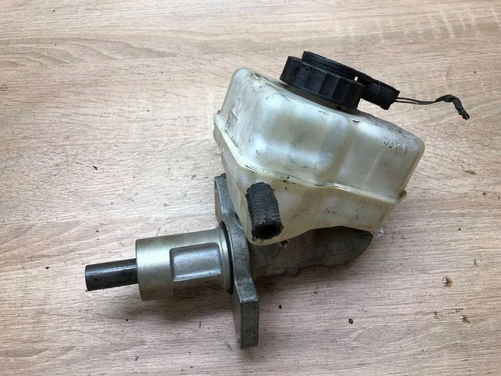 Cylindre de frein BMW 3 (E90) 2.0L Diesel image 2
