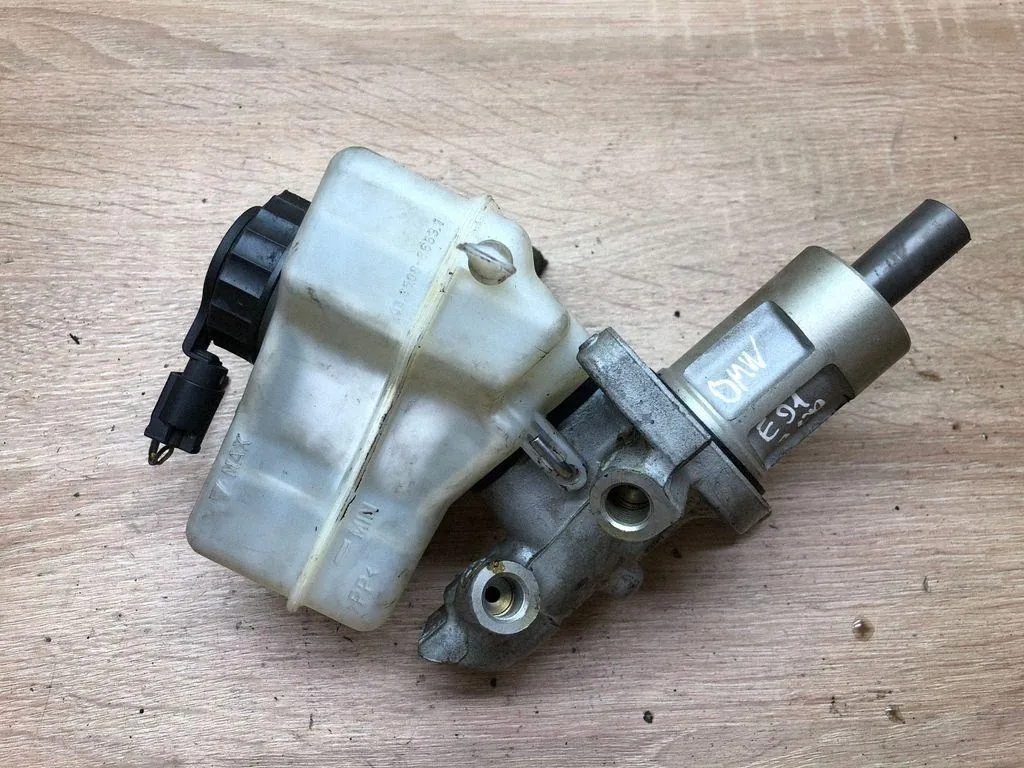 Cylindre de frein BMW 3 (E90) 2.0L Diesel image 4
