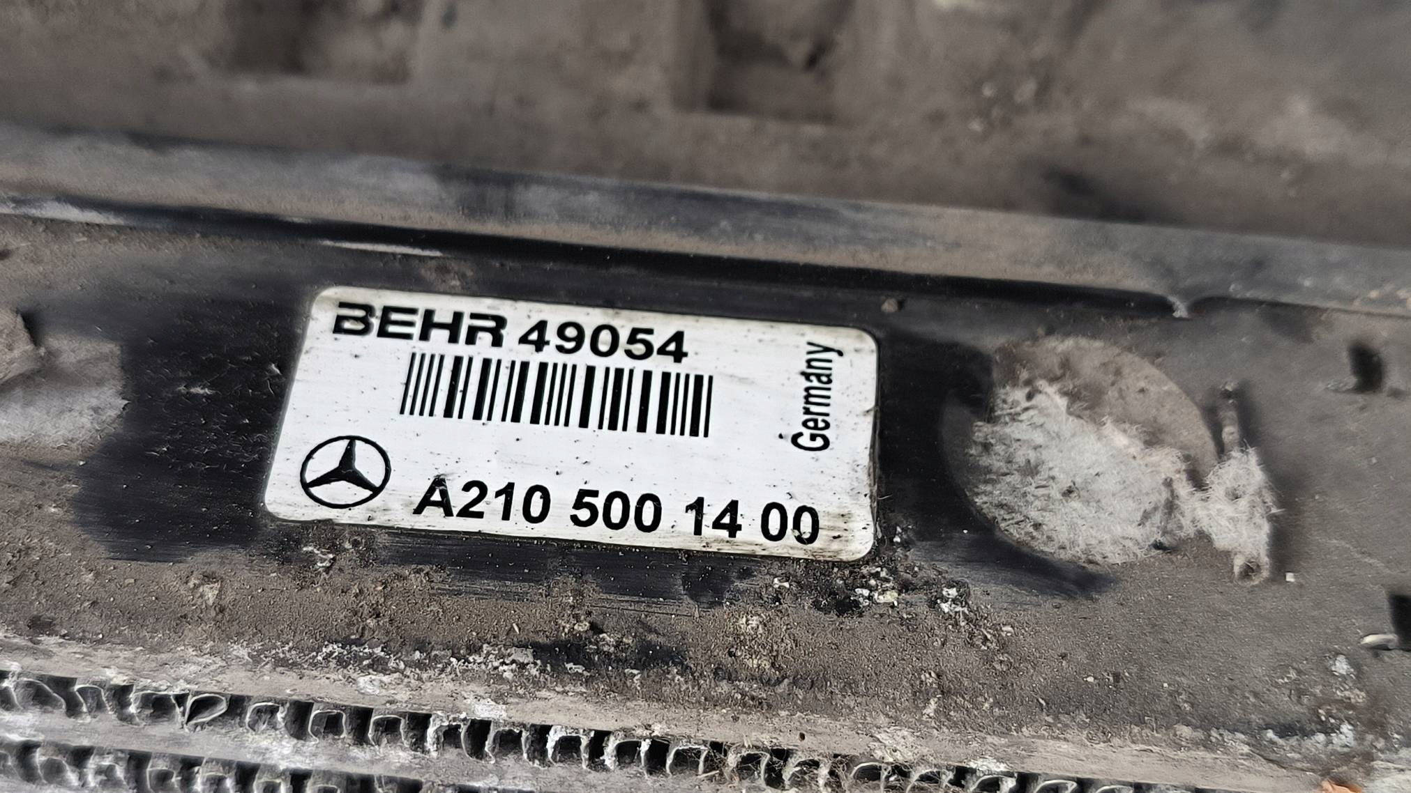 Intercooler Mercedes E W210 A2105001400 image 4