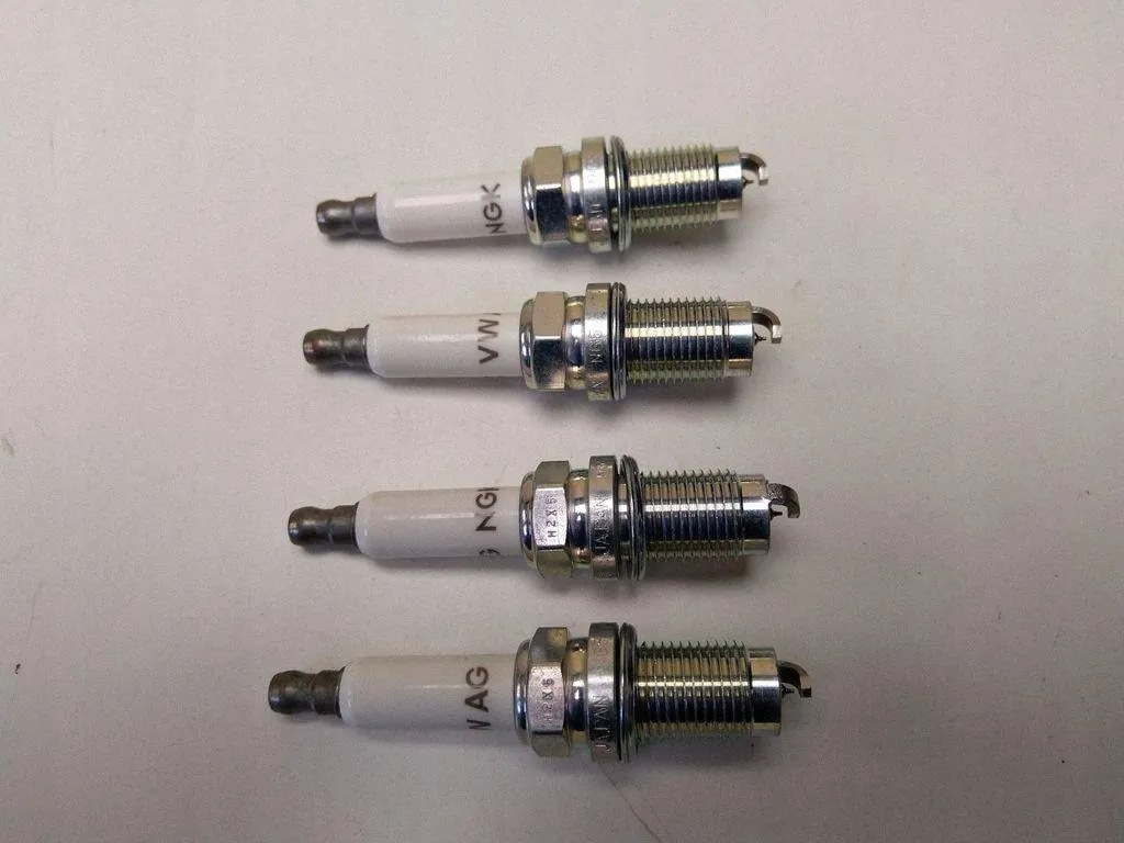 Bougie d'allumage VW OE 03C905601B image 3