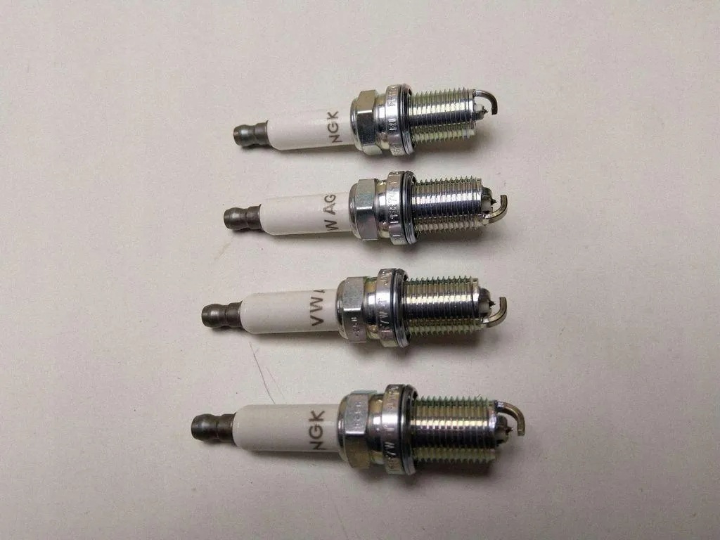 Sytytystulppa Audi OE 101905621 image 4