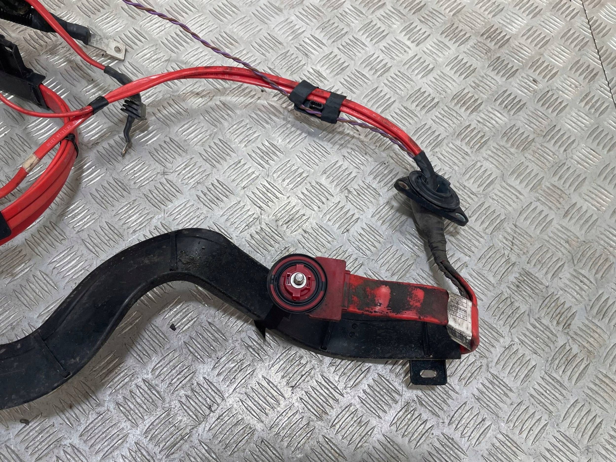 BMW F01 F02 F04 akun pluskaapeli 9348268