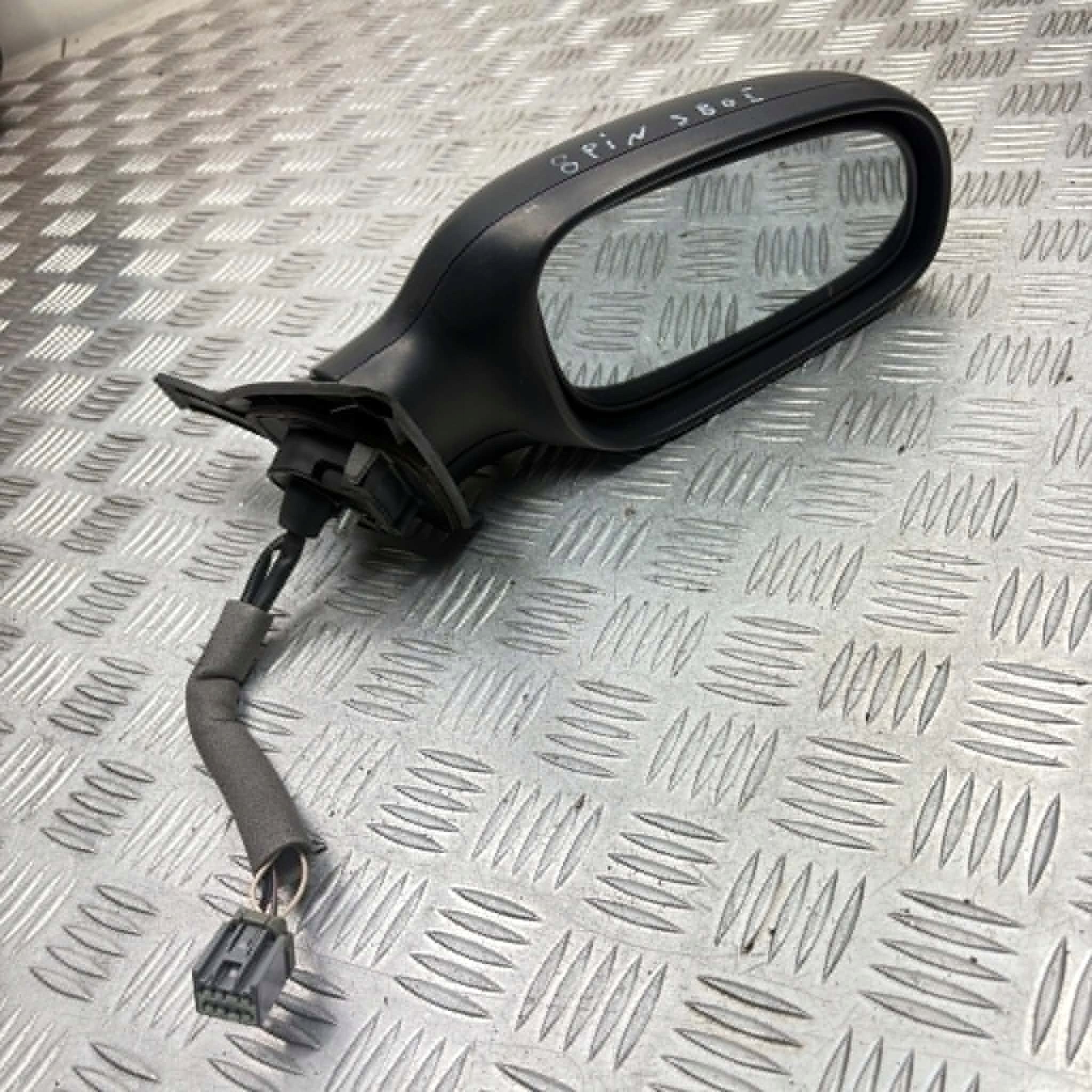 S80 I oikea ulkopeili 8-pin 3004-582 image 2