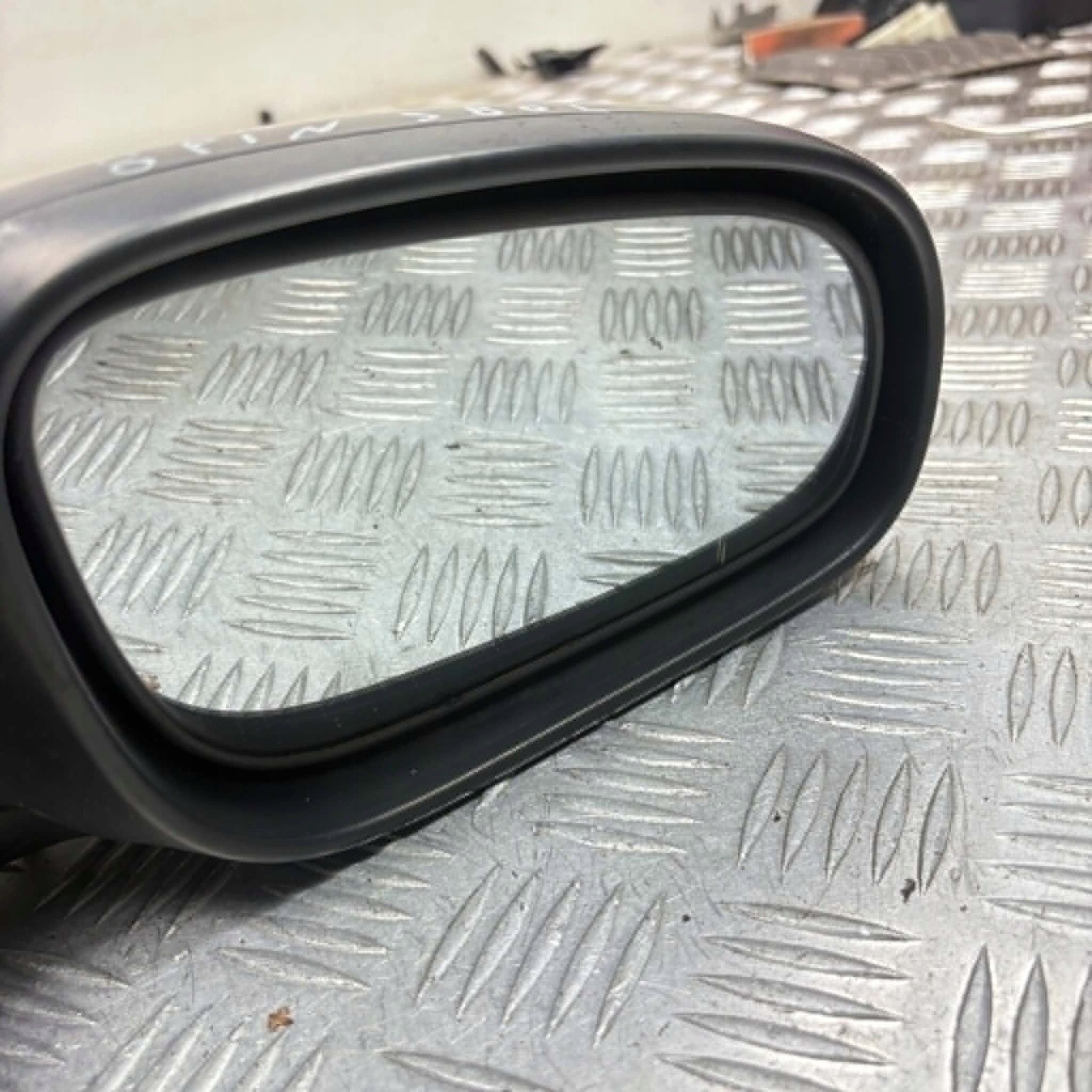 Yttre höger spegel 8-stifts S80 I OEM 3004-582