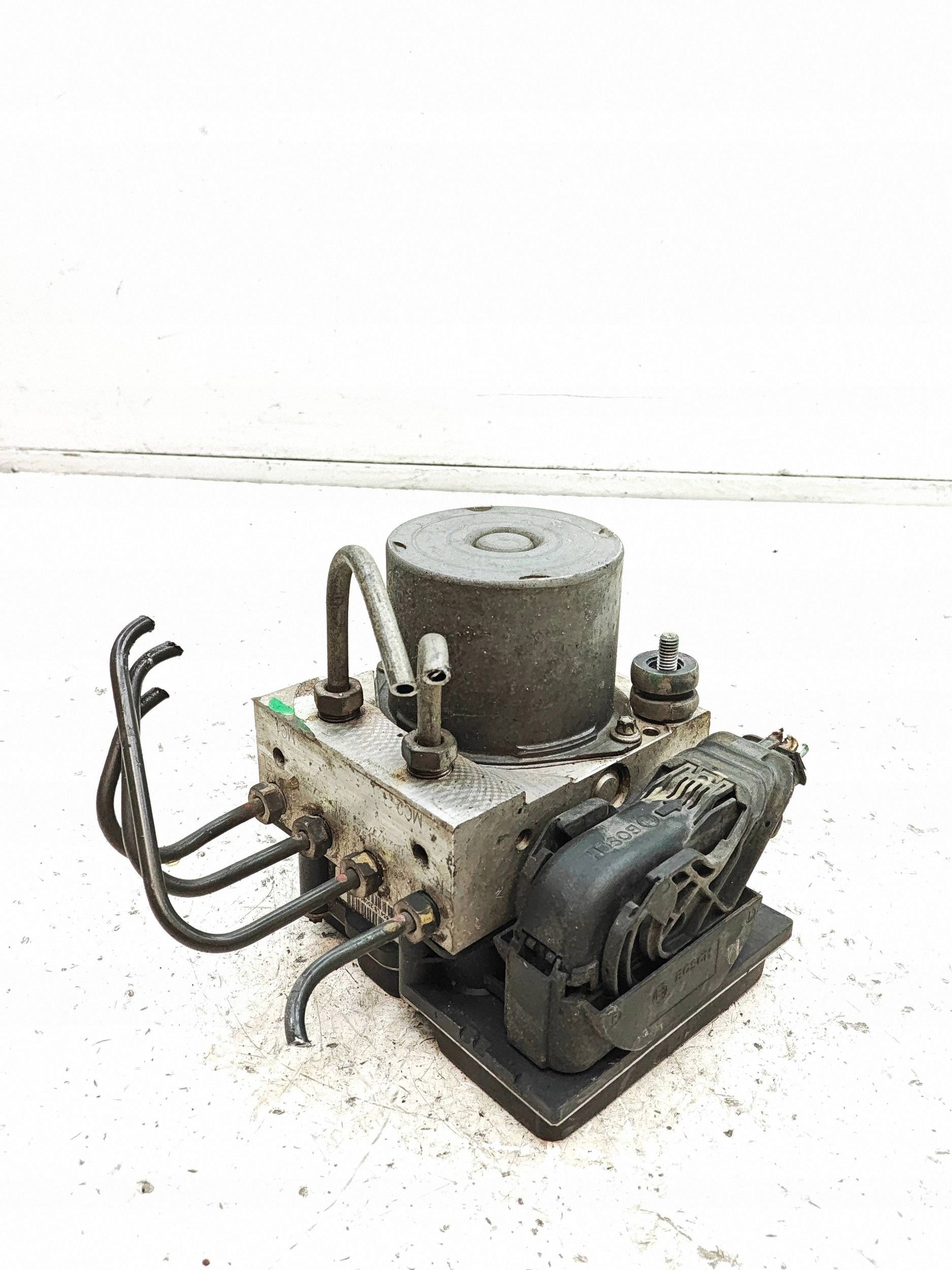 MG 6 1.8 B Pompe ABS 30046890 image 2