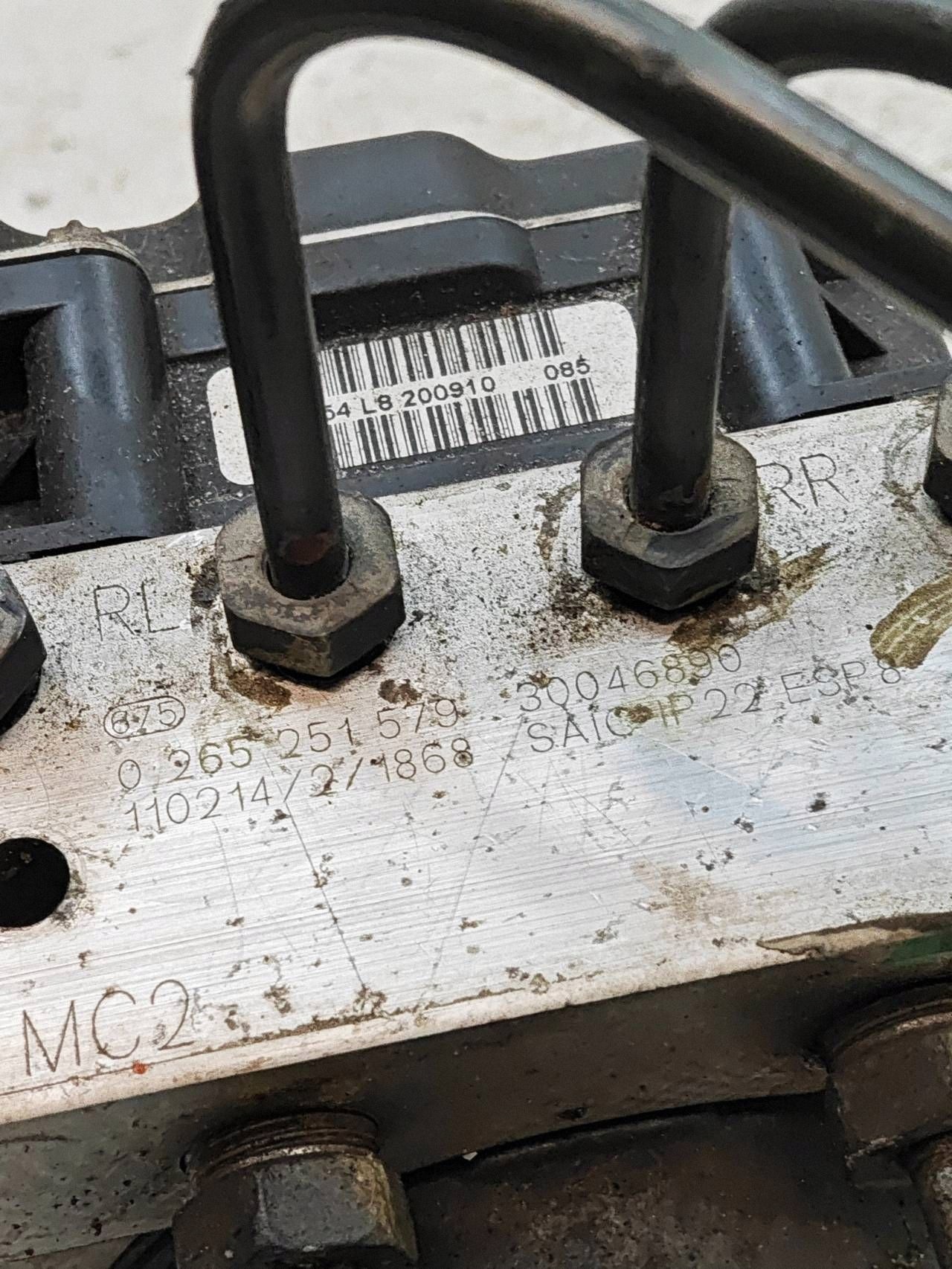 MG 6 1.8 B Pompe ABS 30046890 image 4