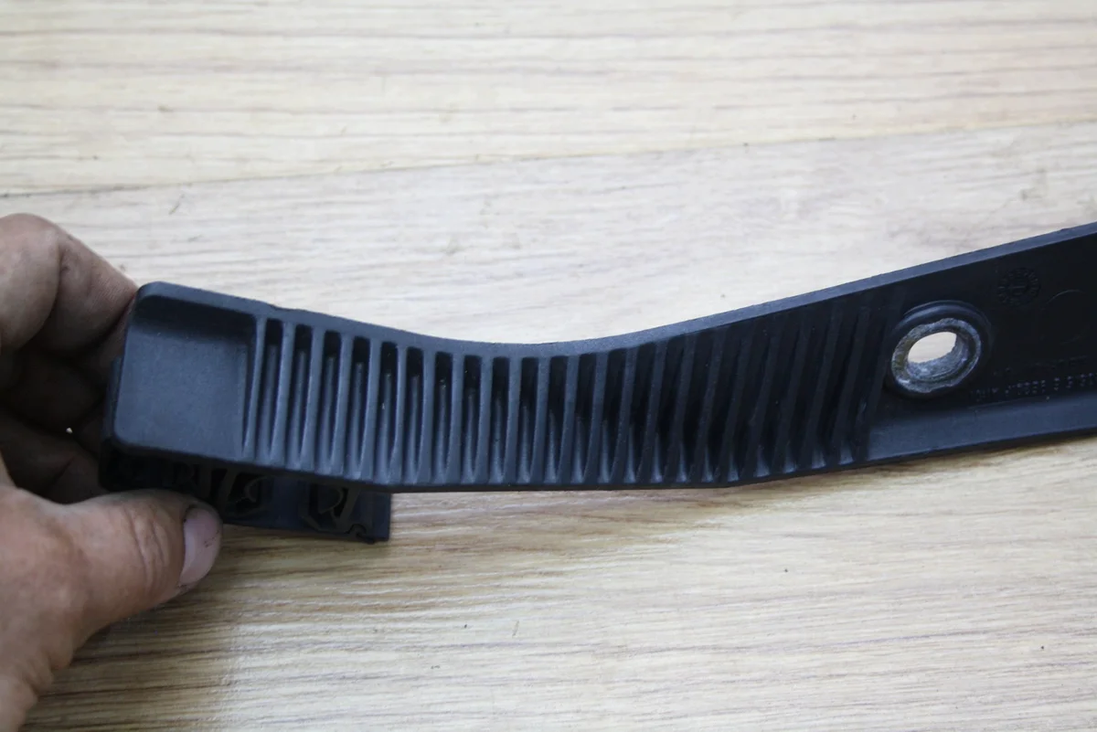 Support de tuyau clim BMW E46 N42 6923515 image 3