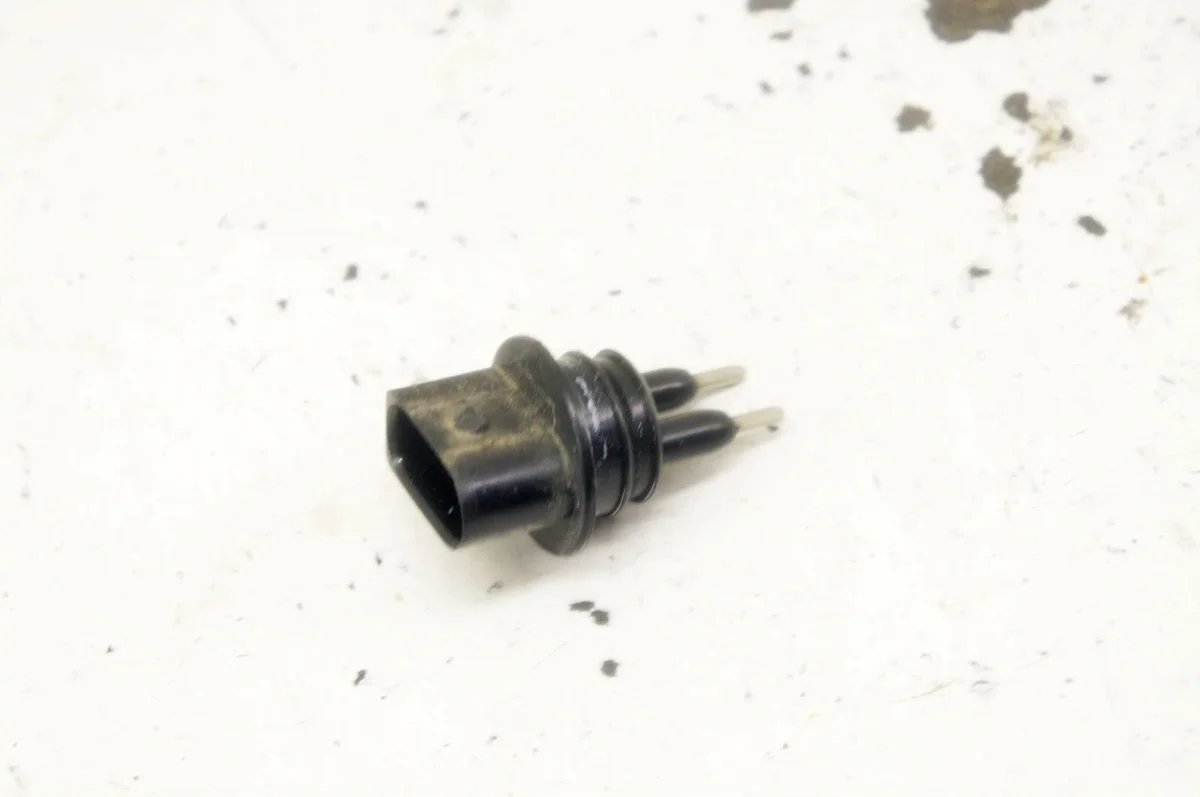 VW Passat B8 Sensor Scheibenwaschflüssigkeit AR image 3