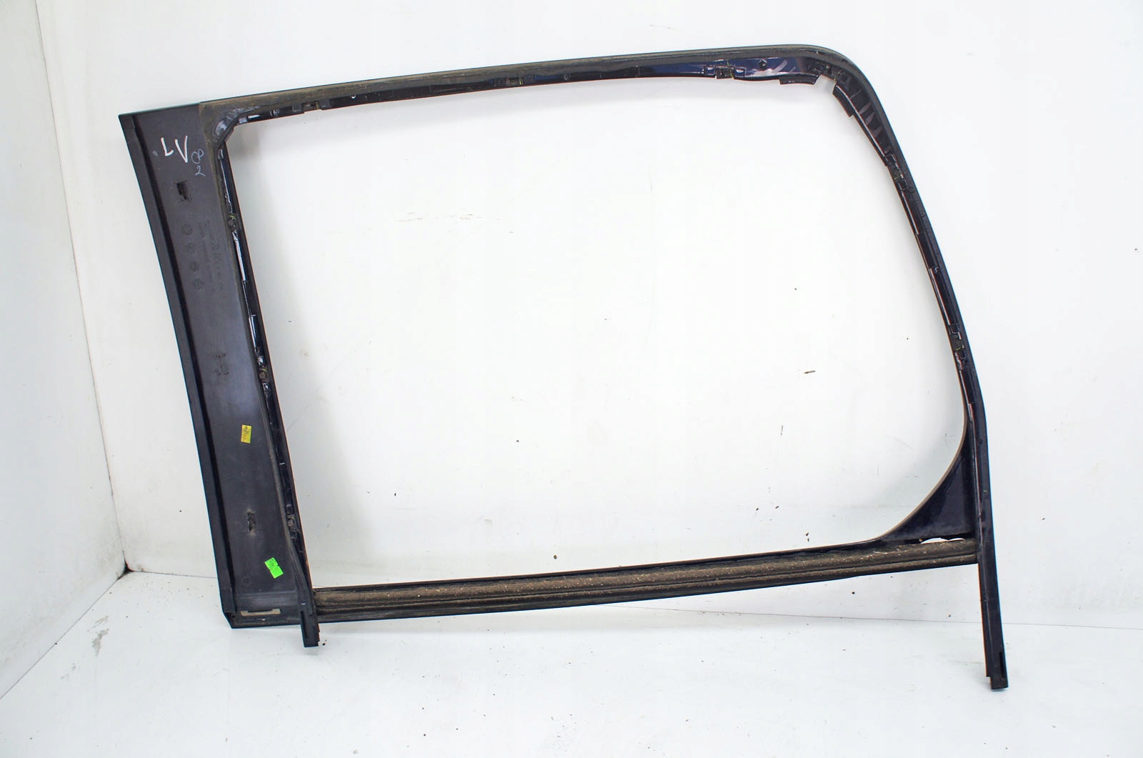 TU307 Cadillac Escalade III Oven lasin suojus oikea taka AR
