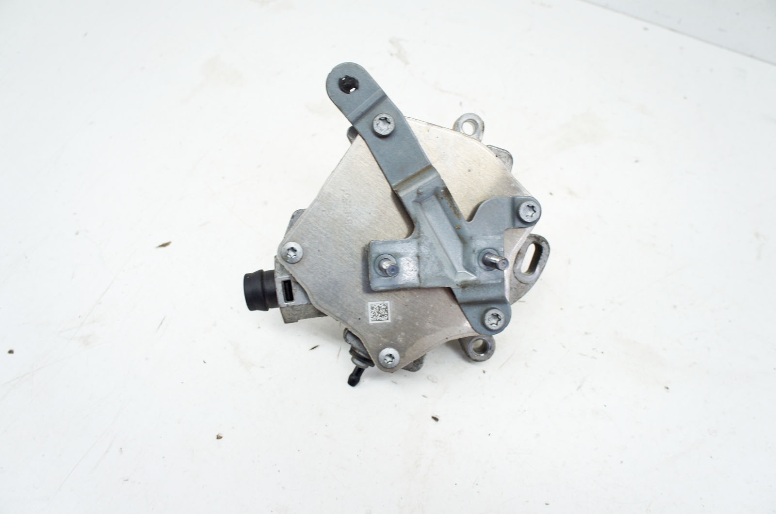 Ford Mondeo Mk5 1.5i Vacuum Pump ST884-M3