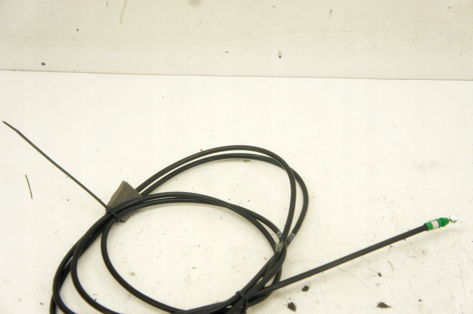 Câble d'ouverture de trappe à carburant Suzuki Vitara III TK359 image 3