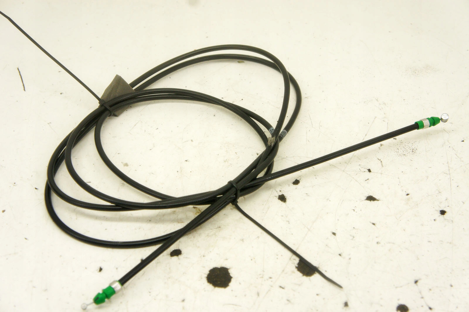 Câble d'ouverture de trappe à carburant Suzuki Vitara III TK359 image 4