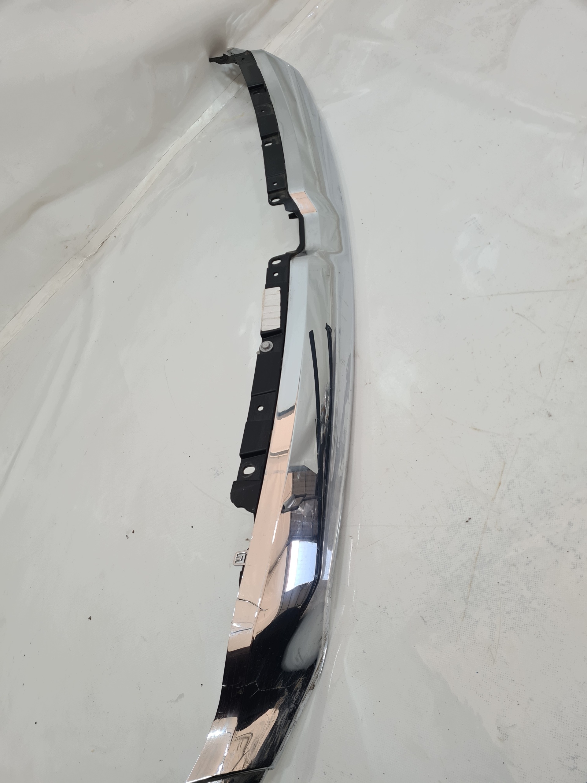 Dodge RAM V 19 Liste de protection pare-chocs 68335015A image 2
